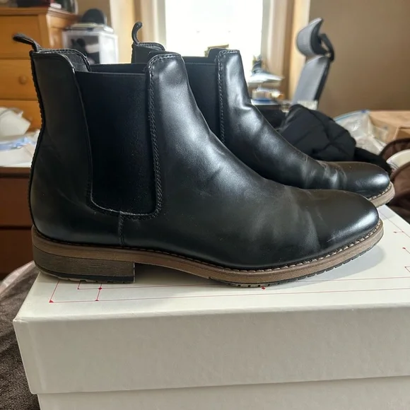 Perry Ellis men’s Chelsea boot black size 10